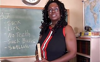 Sexy mature black teacher fucks her juicy pussy for you