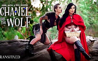 Chanel & The Wolf Chanel Santini, Kleio Valentien